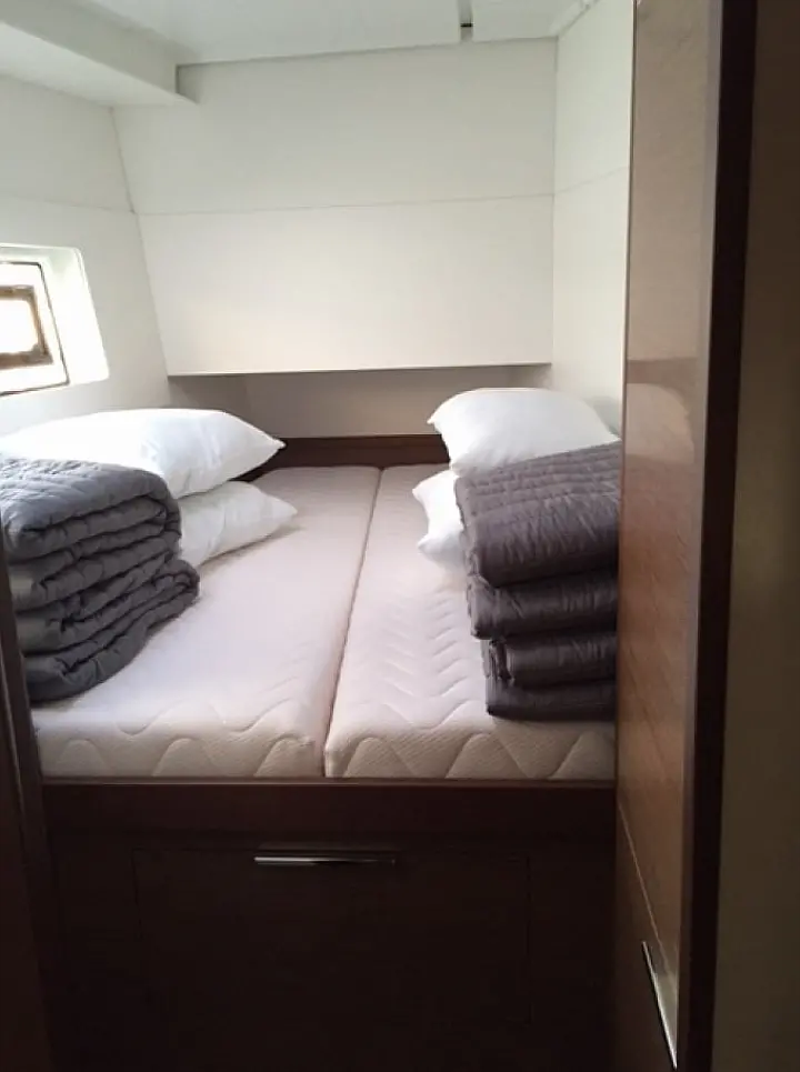 Lagoon 40 - 4 + 2 cab — photo 12