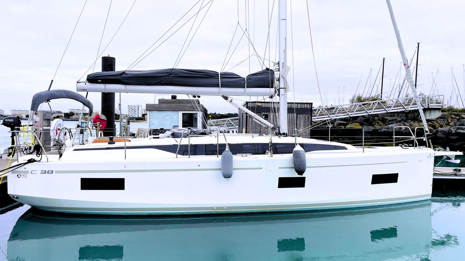 Bavaria C38 — photo 3