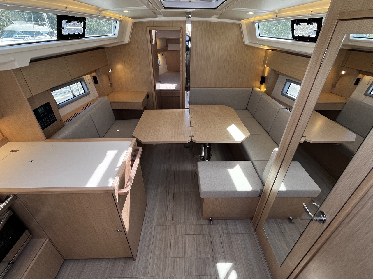 Bavaria C38 — photo 7