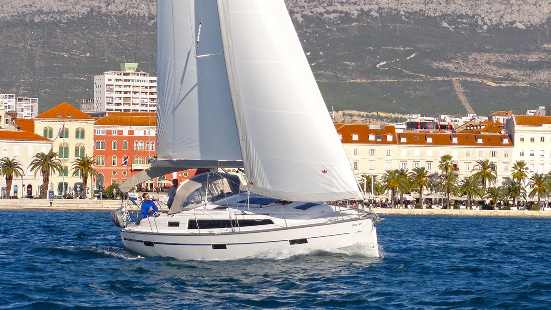 Bavaria Cruiser 37 - 3 cab. — photo 3