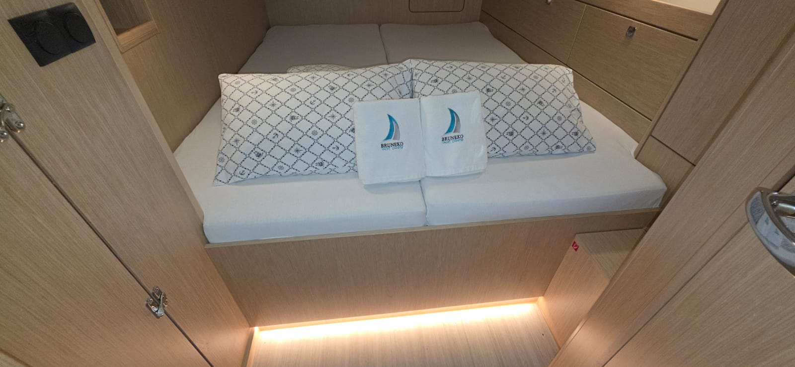 Bavaria C46 - 4 cab. — photo 21