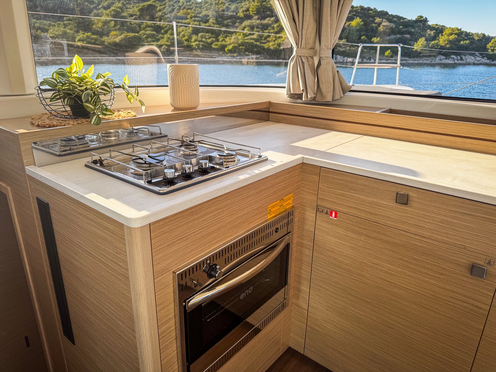 Lagoon 43 - 4 + 1 cab. — photo 11