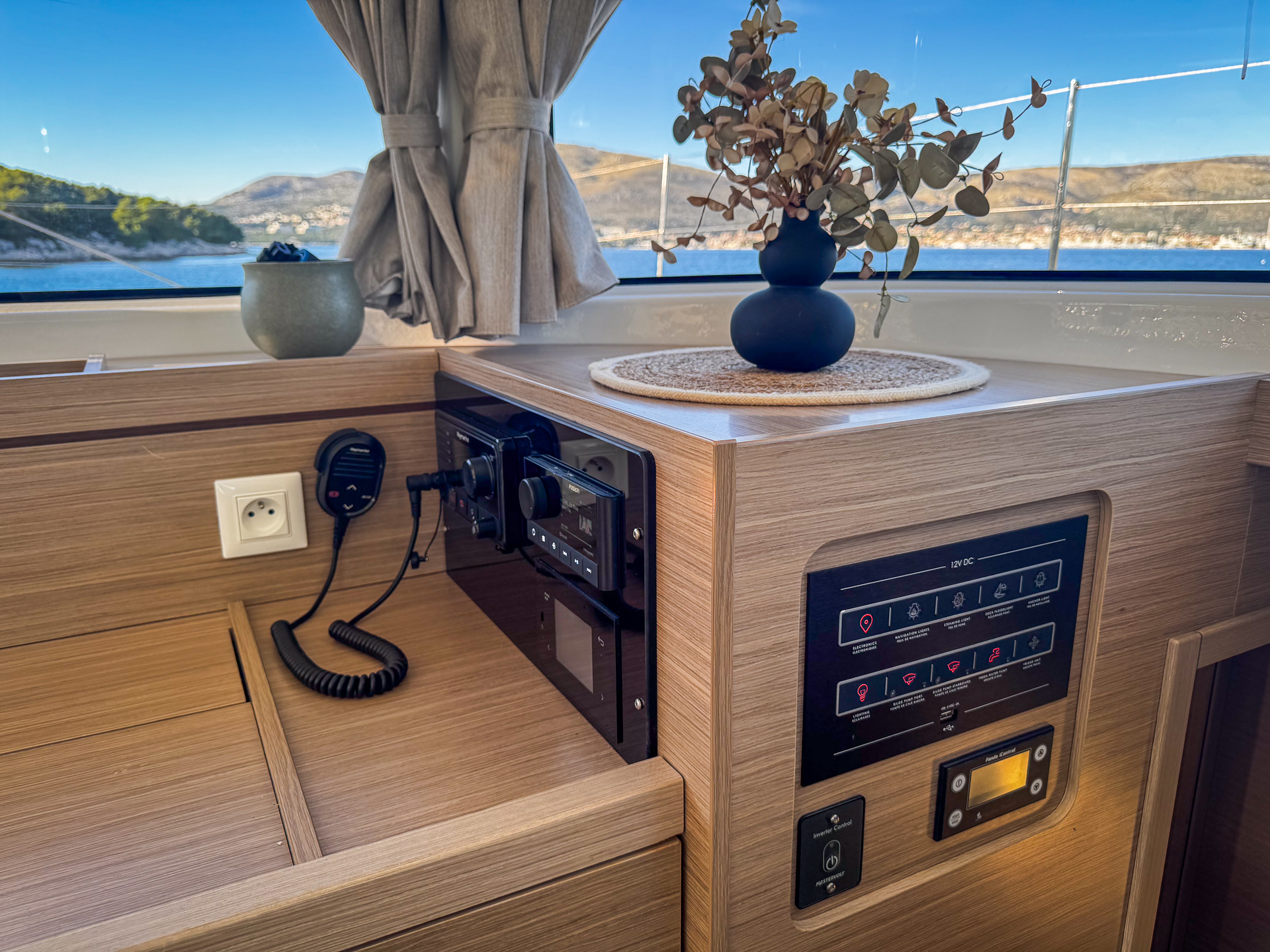 Lagoon 43 - 4 + 1 cab. — photo 12