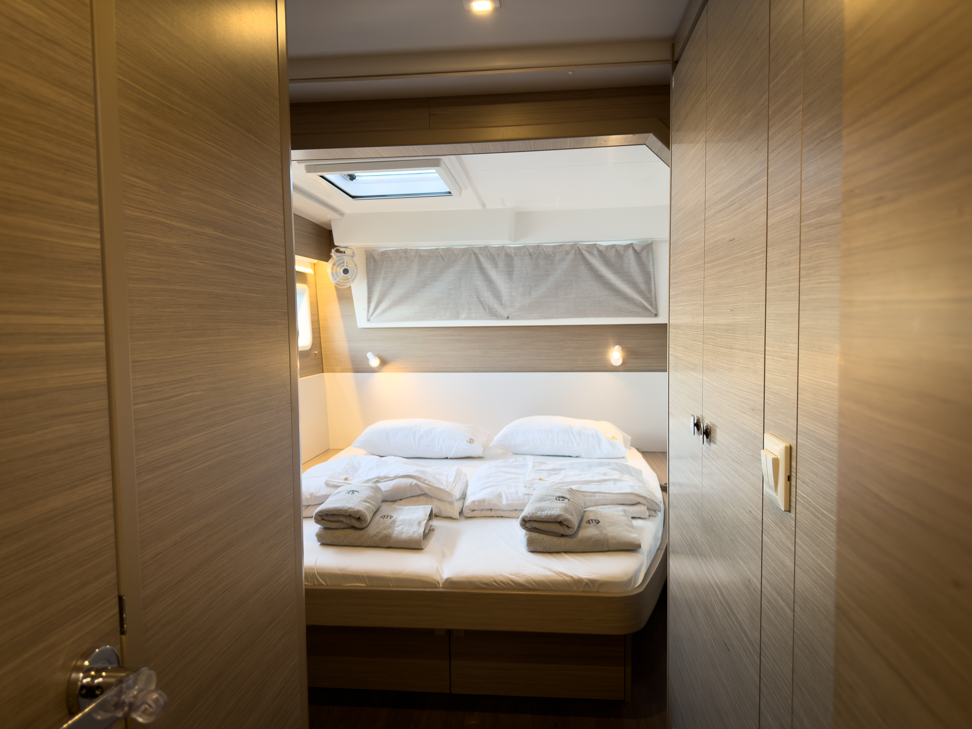 Lagoon 43 - 4 + 1 cab. — photo 13