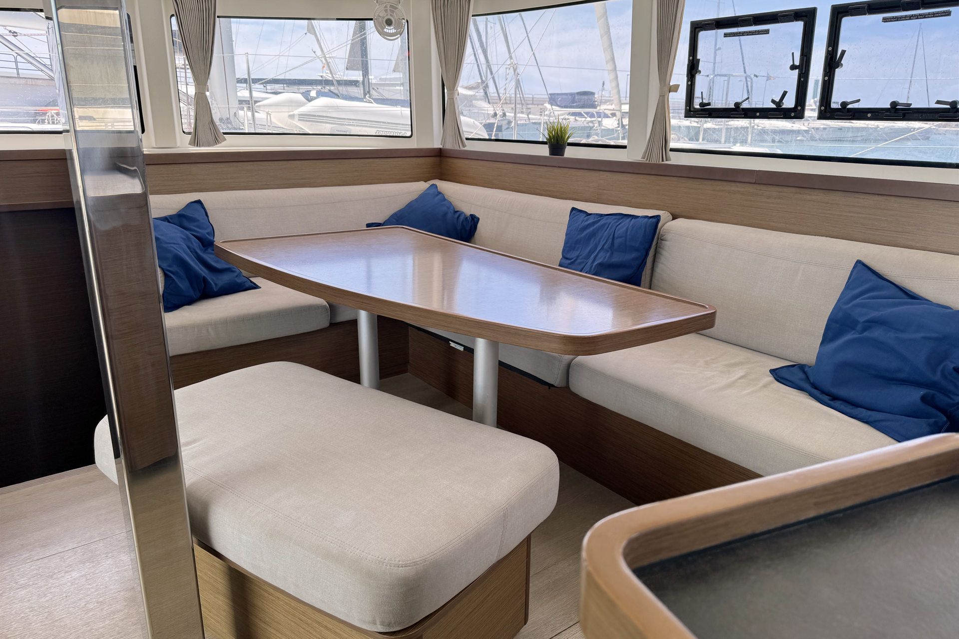 Lagoon 42 - 4 cab. — photo 20