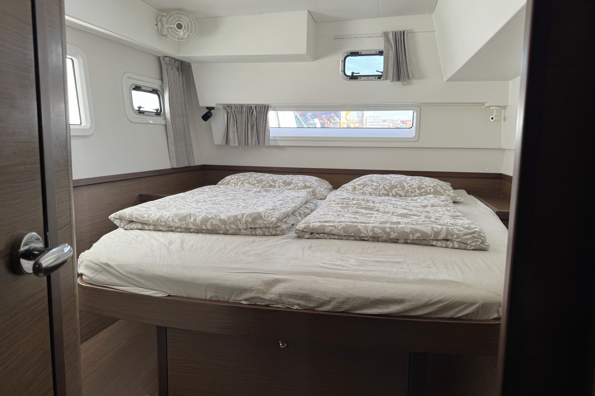 Lagoon 42 - 4 cab. — photo 24