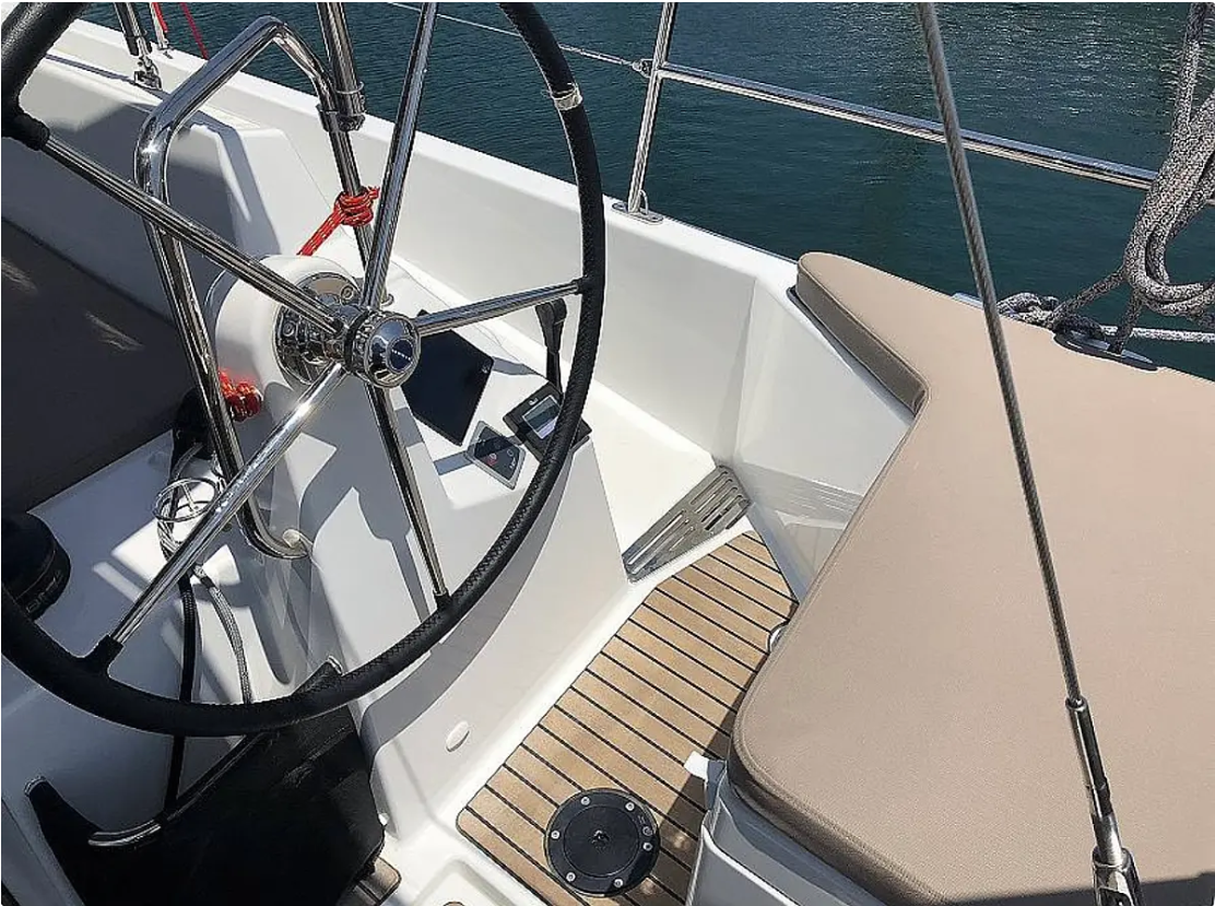 Sun Odyssey 440 - 4 cab. — photo 7
