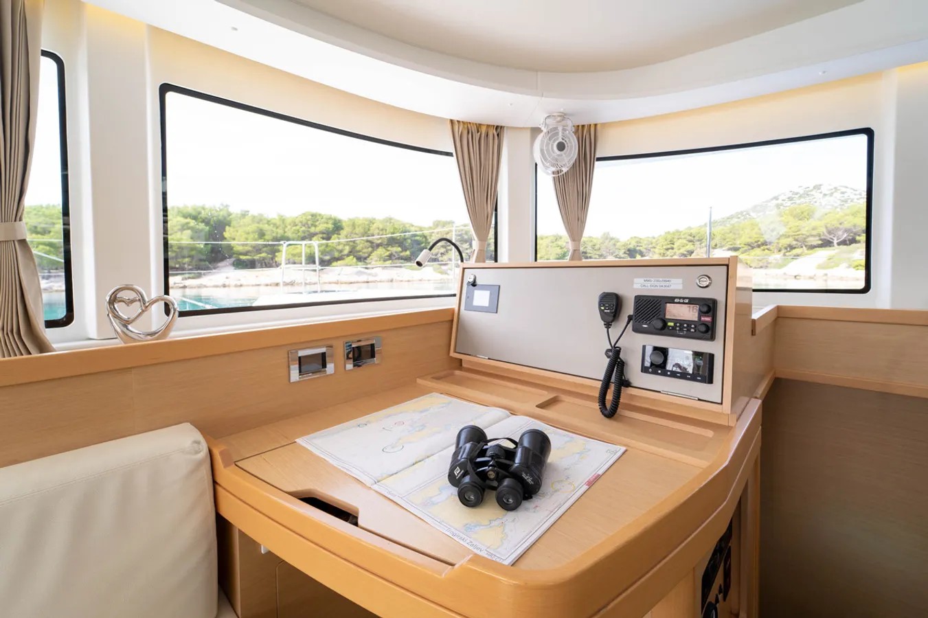 Lagoon 42 - 4 + 2 cab. — photo 11