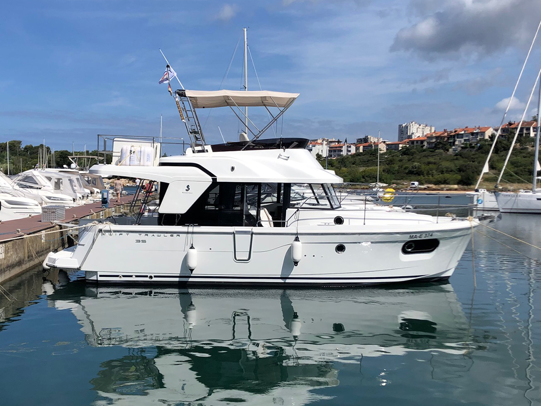 Swift Trawler 35 — photo 1