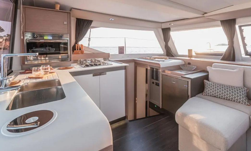 Fountaine Pajot Isla 40 - 4 + 1 cab. — photo 4