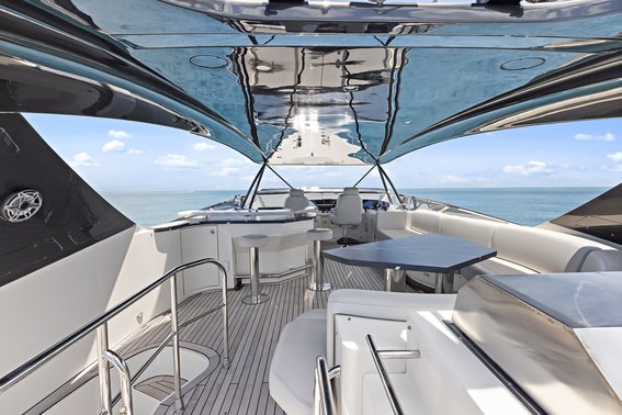 Marquis 720 Flybridge — photo 10