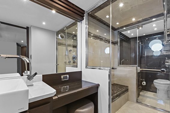 Marquis 720 Flybridge — photo 24
