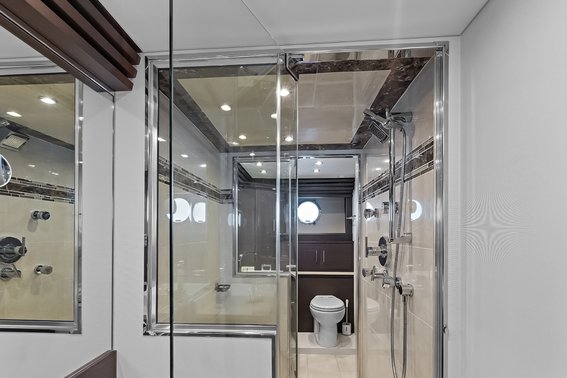 Marquis 720 Flybridge — photo 26