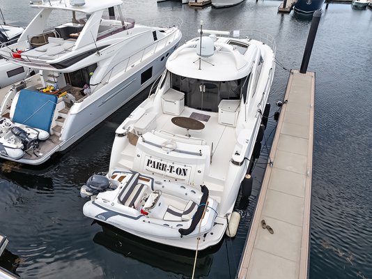 Sea Ray 60 Sundancer — photo 4