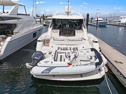 Sea Ray 60 Sundancer — photo 5