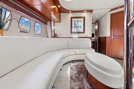 Sea Ray 60 Sundancer — photo 13