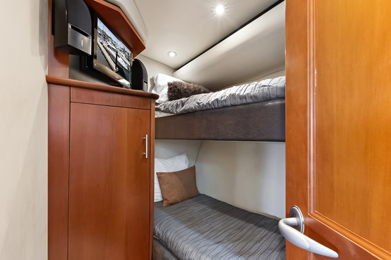 Sea Ray 60 Sundancer — photo 26