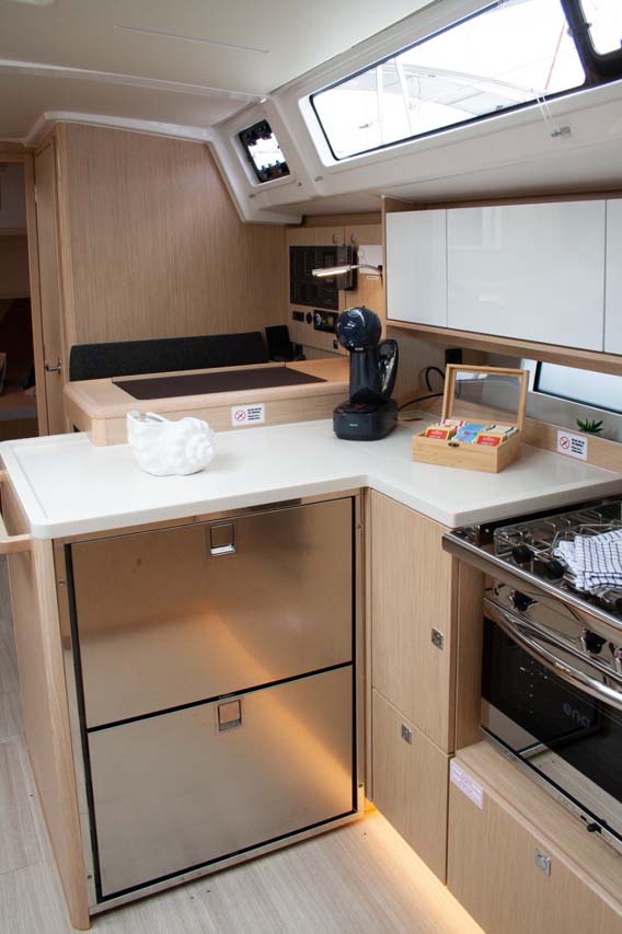 Bavaria C46 - 4 cab. — photo 12