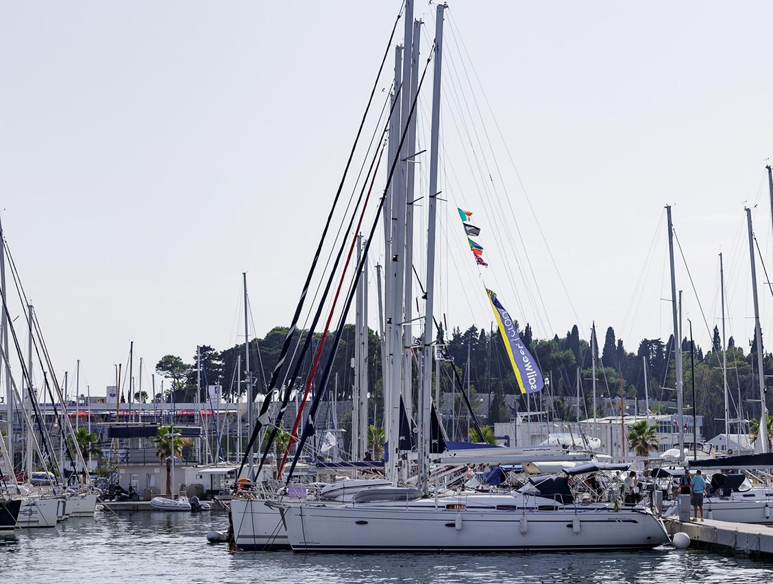 Bavaria 42 Cruiser — photo 4