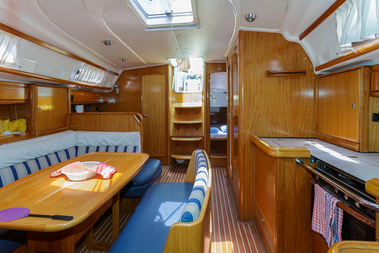 Bavaria 42 Cruiser — photo 5