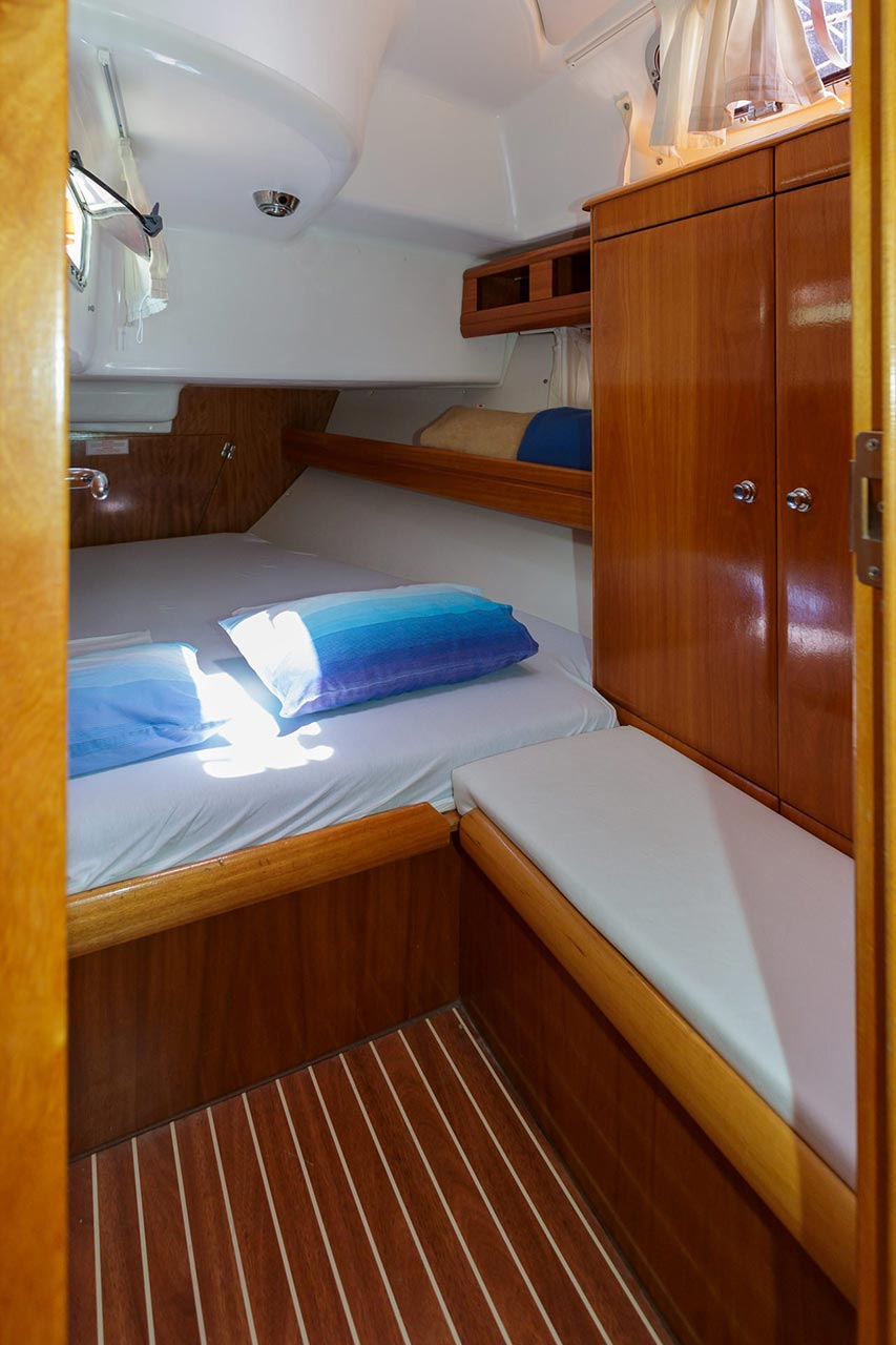 Bavaria 42 Cruiser — photo 10