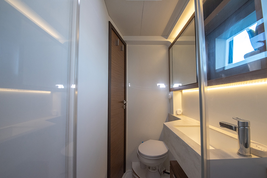 Lagoon 50 - 6 + 2 cab. — photo 12