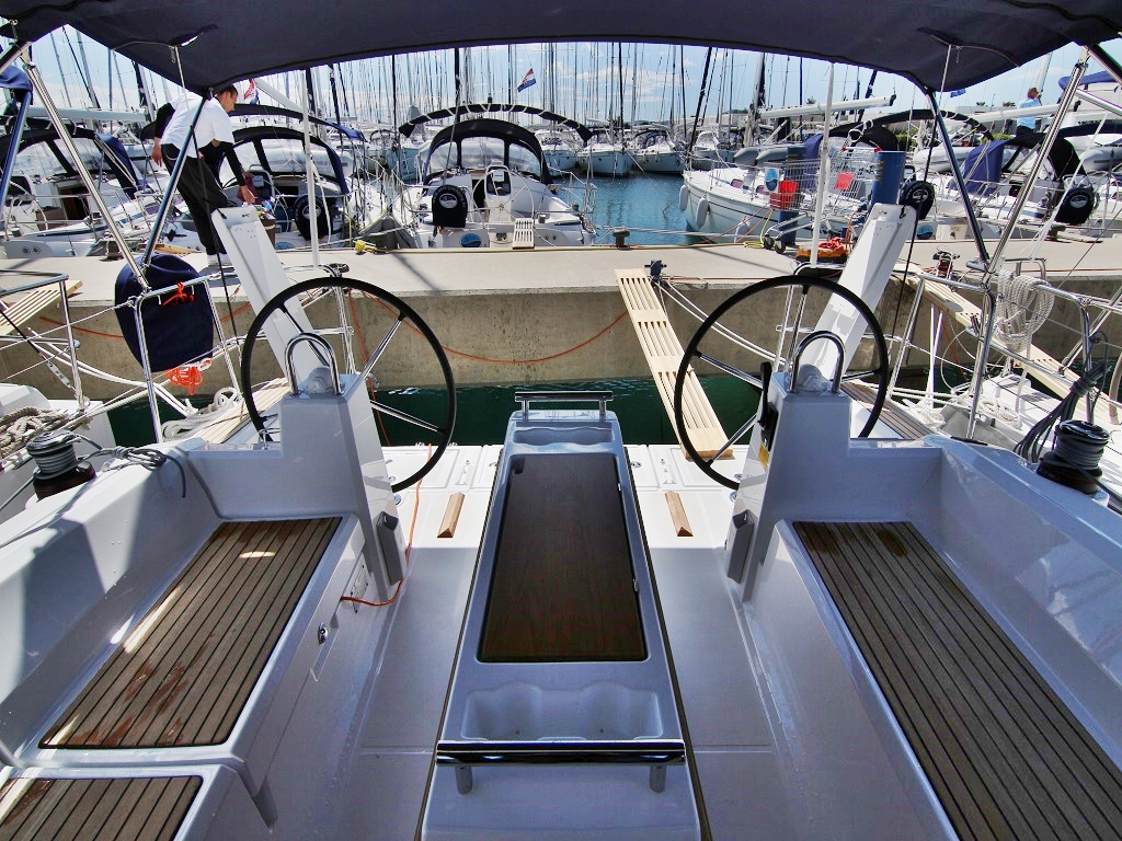 Oceanis 38.1 — photo 4