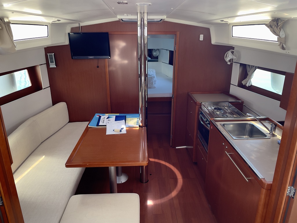 Oceanis 38.1 — photo 7