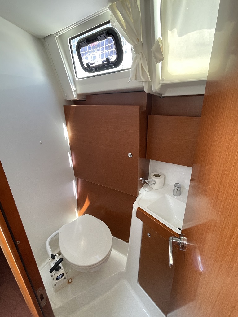 Oceanis 38.1 — photo 19