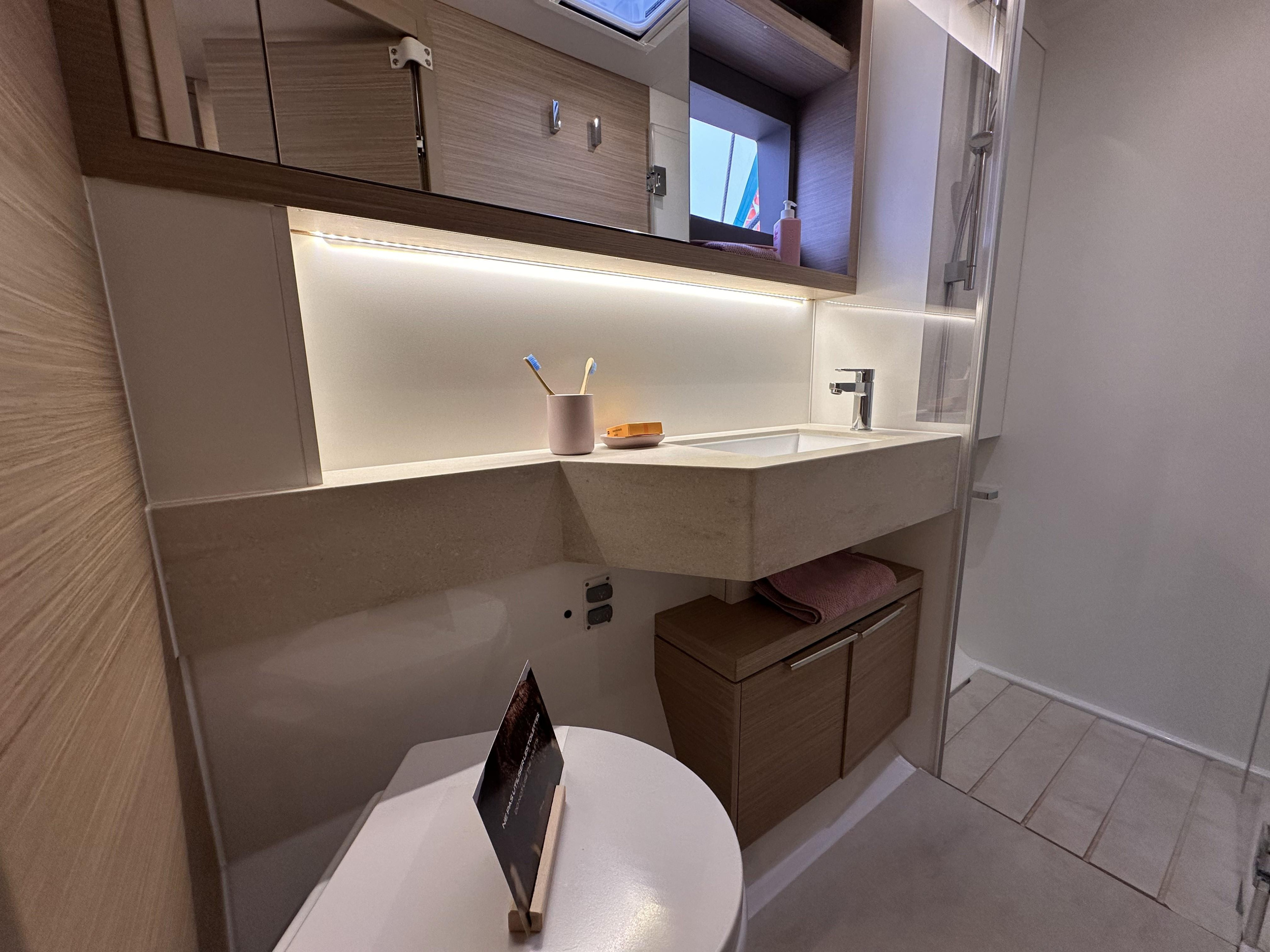 Lagoon 51 - 6 + 1 cab. — photo 12