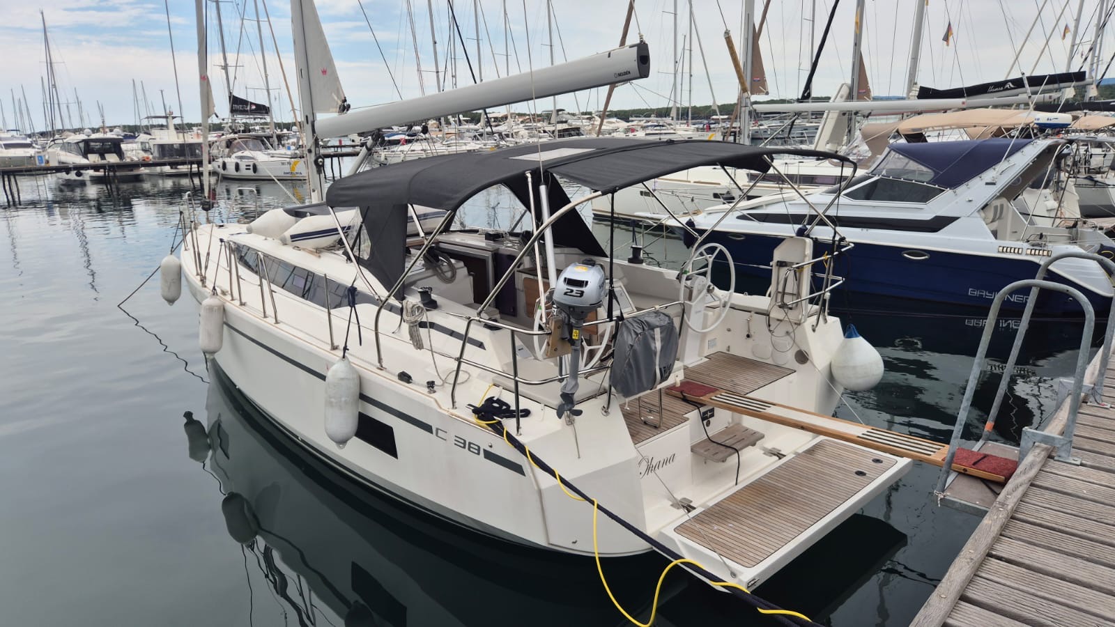 Bavaria C38 — photo 1