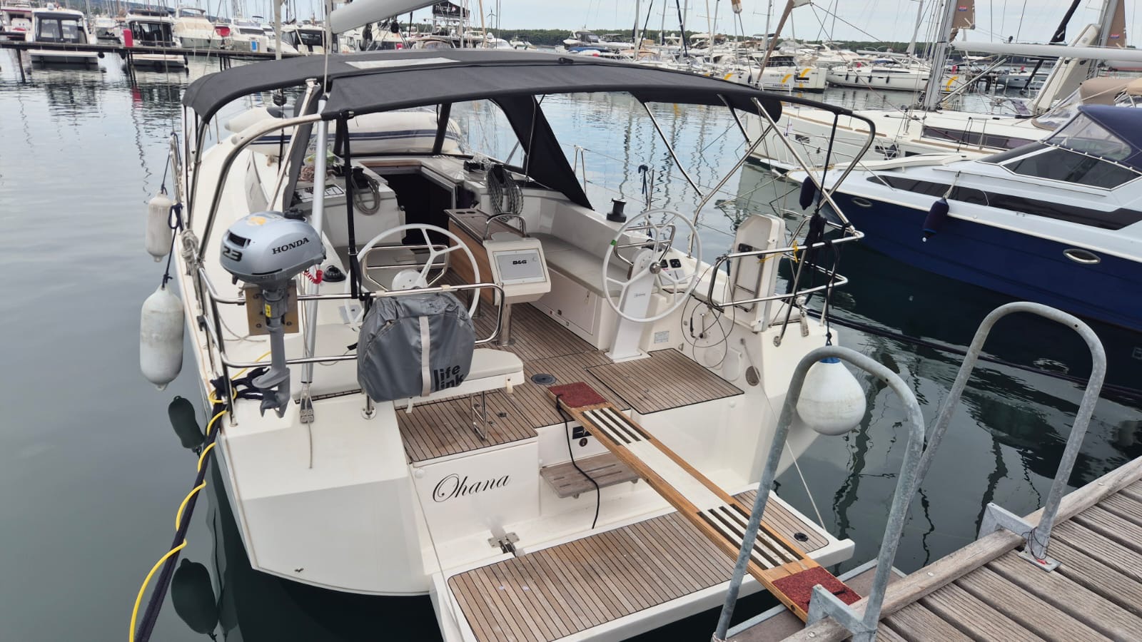 Bavaria C38 — photo 3