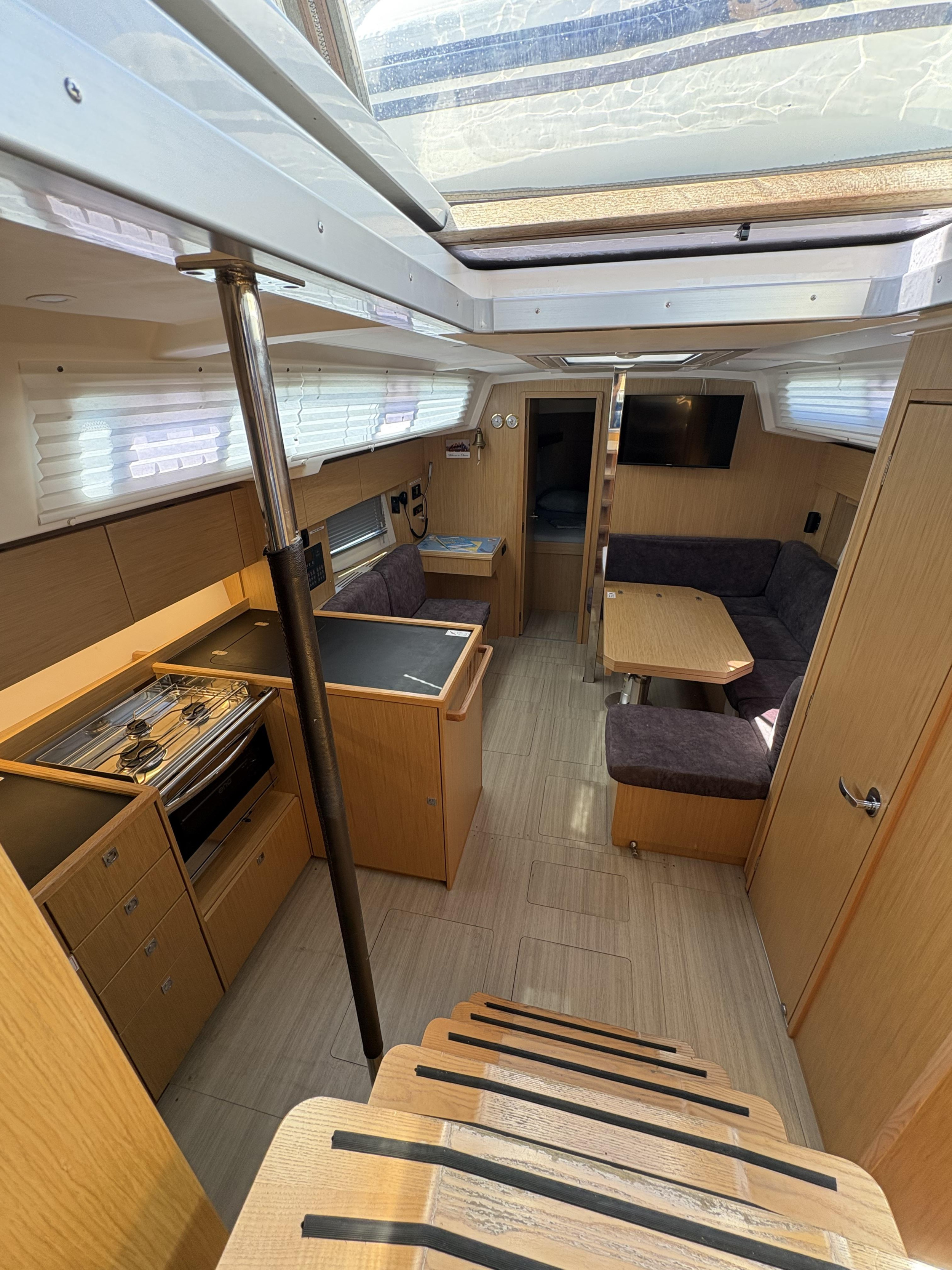 Bavaria C38 — photo 6