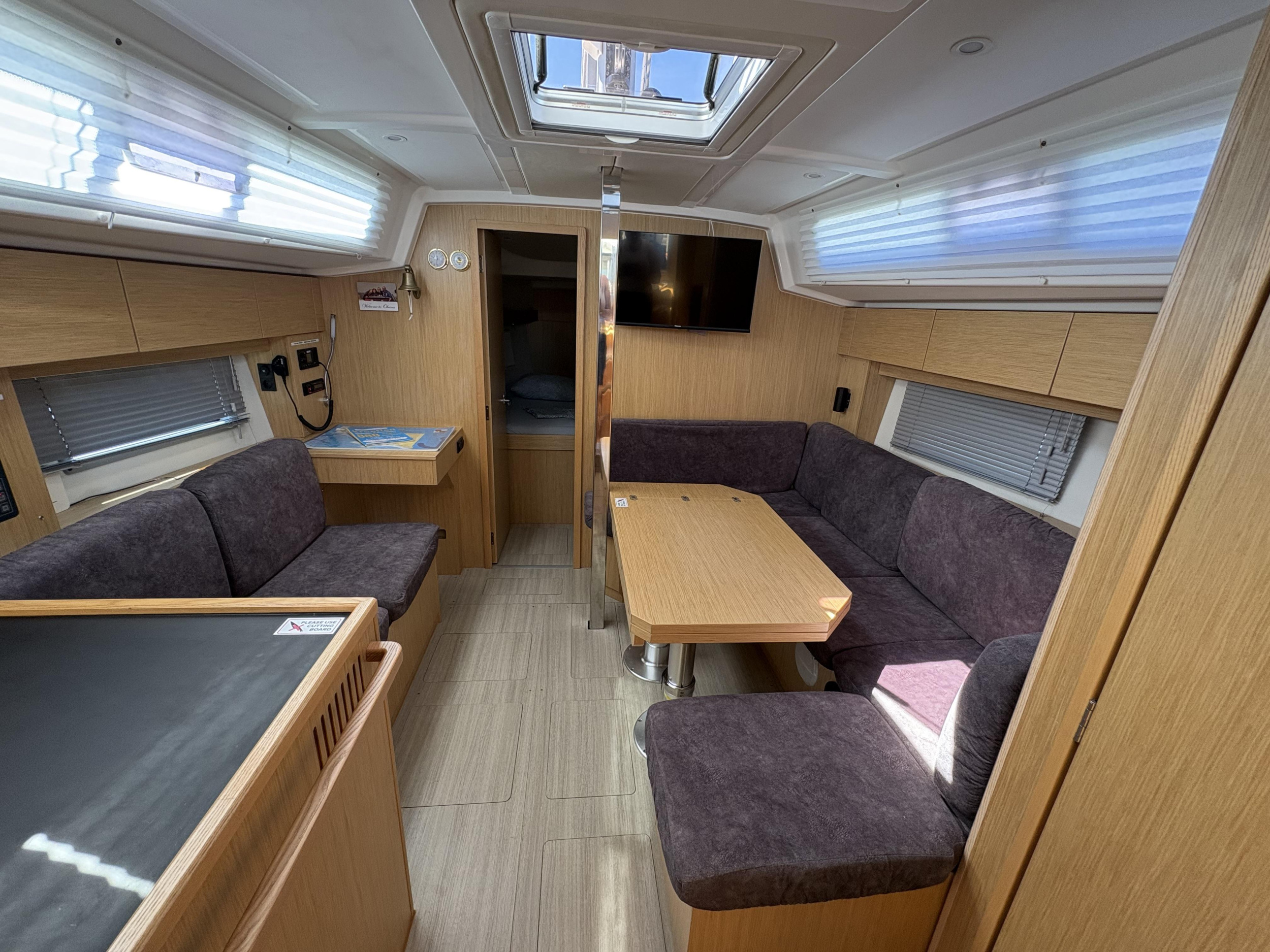 Bavaria C38 — photo 7