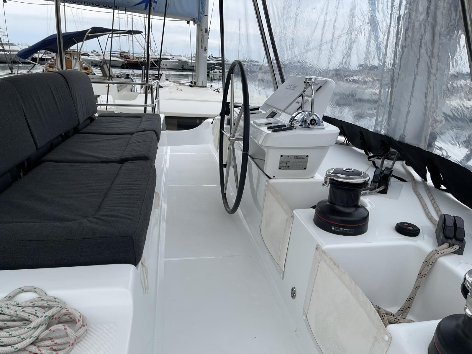 Lagoon 50 - 6 + 2 cab. — photo 2