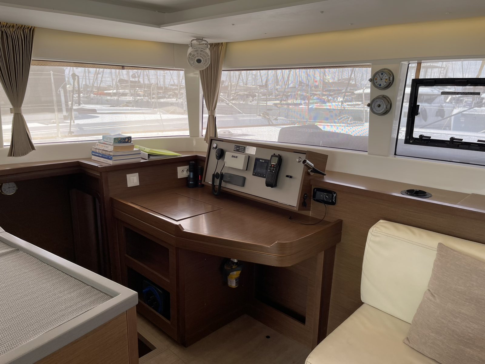 Lagoon 450 F - 4 + 2 cab. — photo 8