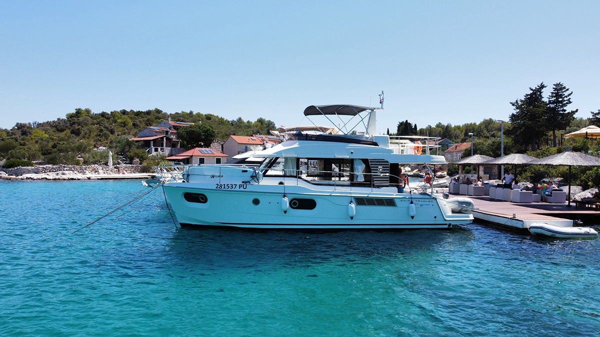 Swift Trawler 41 Fly — photo 3