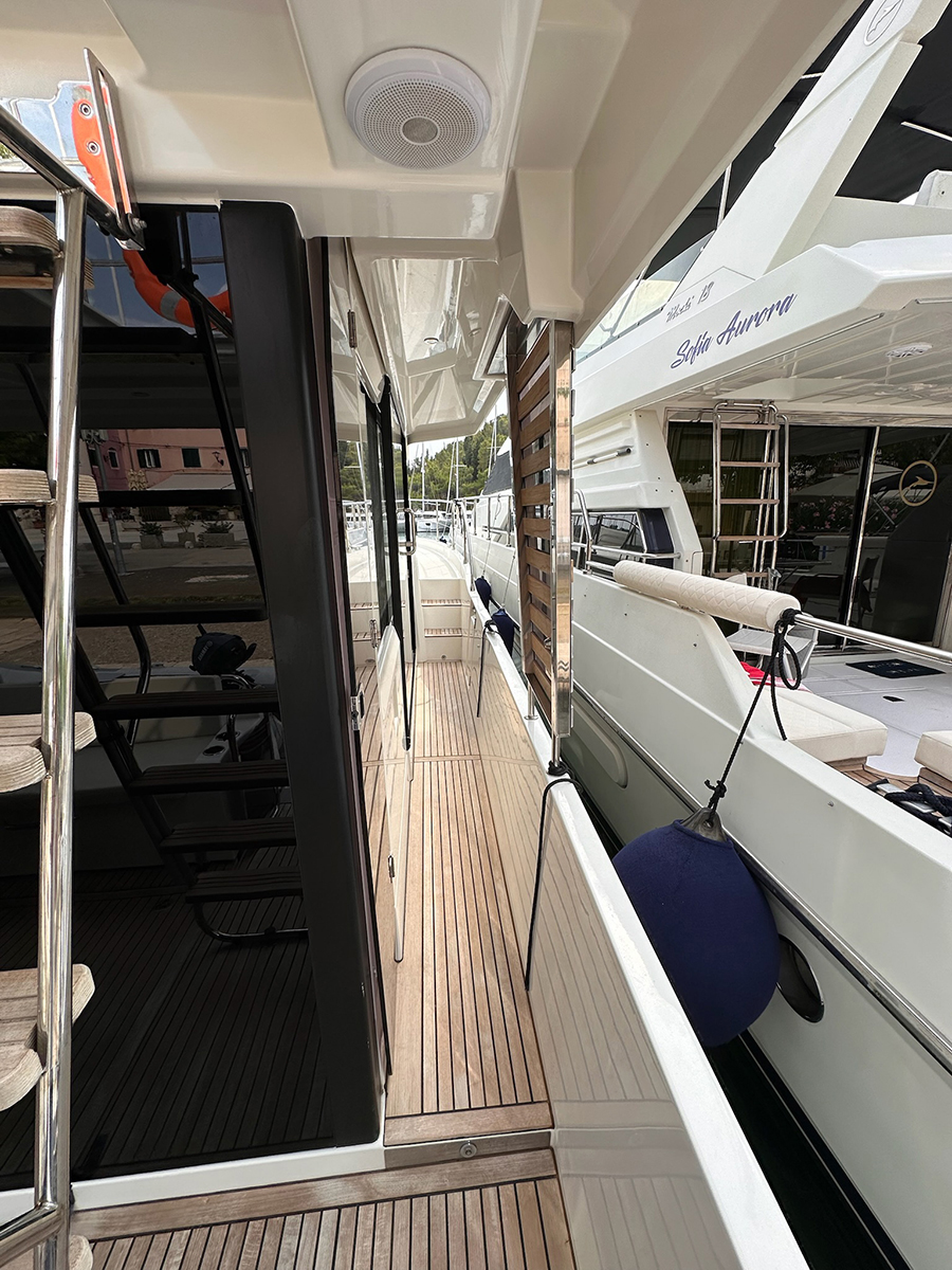 Swift Trawler 41 Fly — photo 6