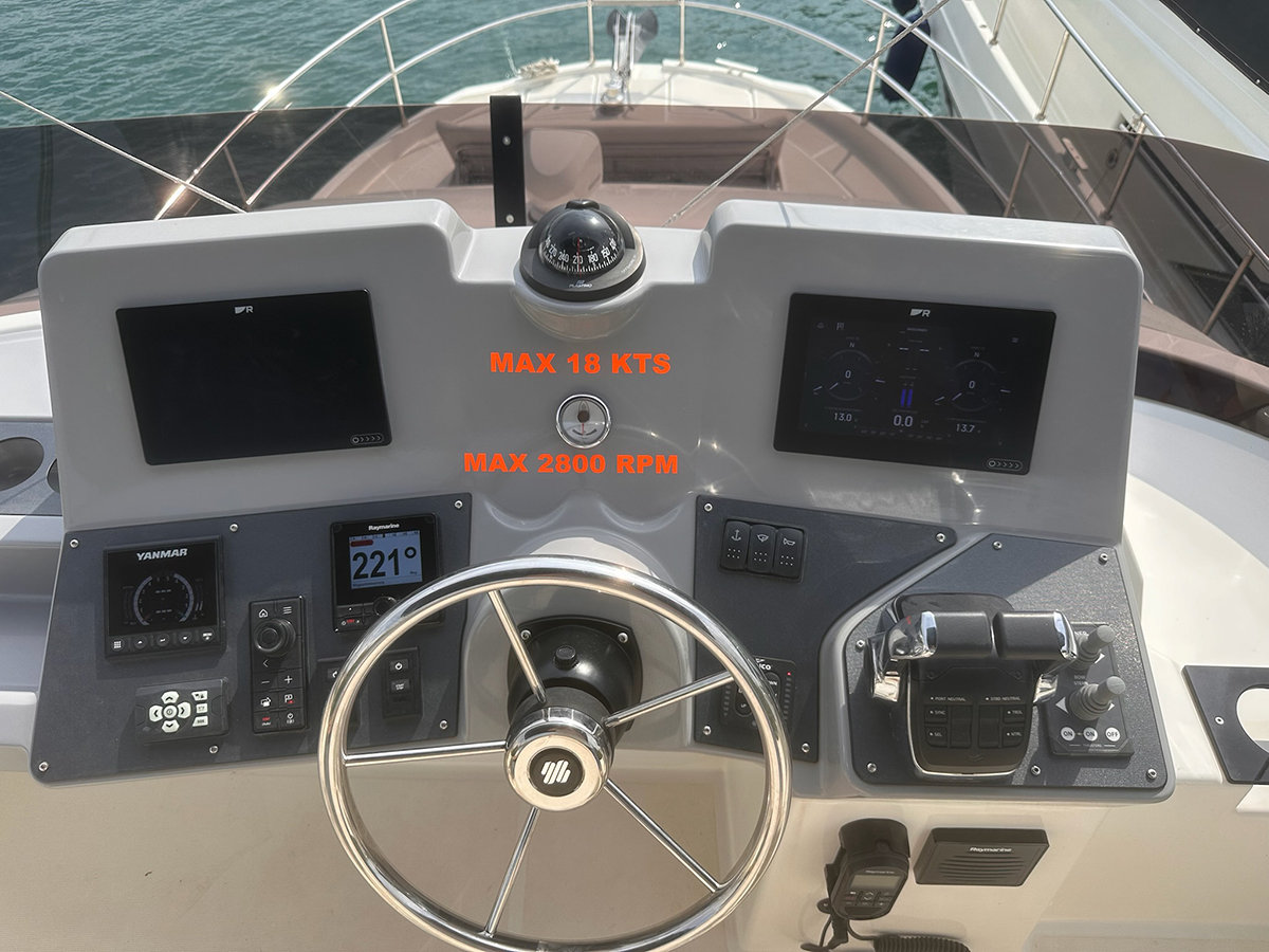 Swift Trawler 41 Fly — photo 8