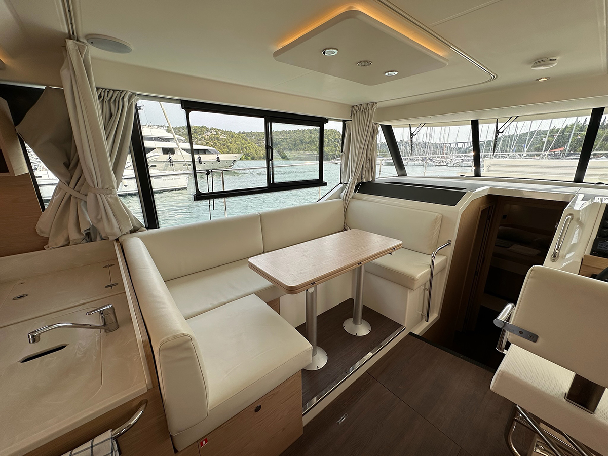 Swift Trawler 41 Fly — photo 13