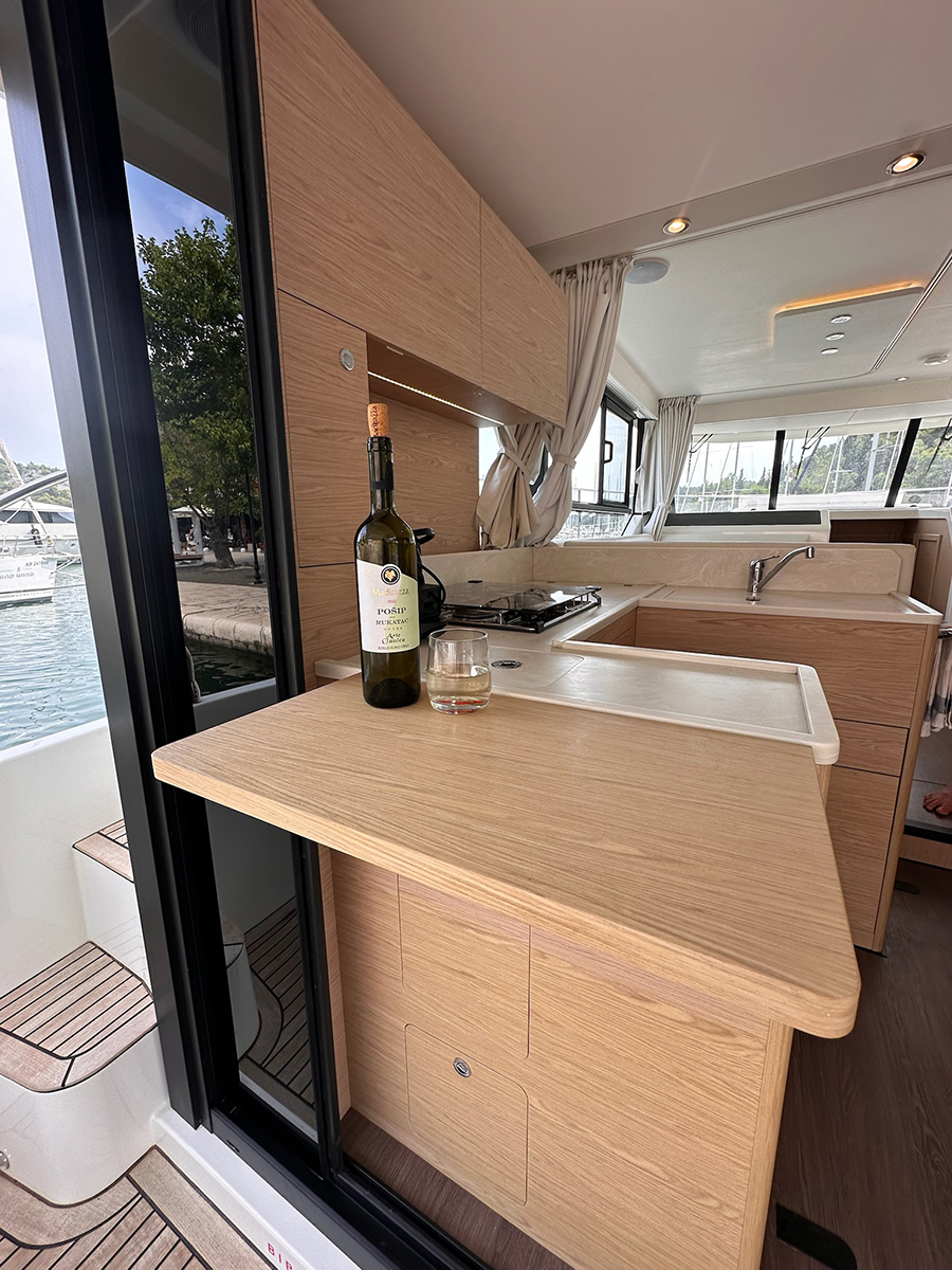 Swift Trawler 41 Fly — photo 16