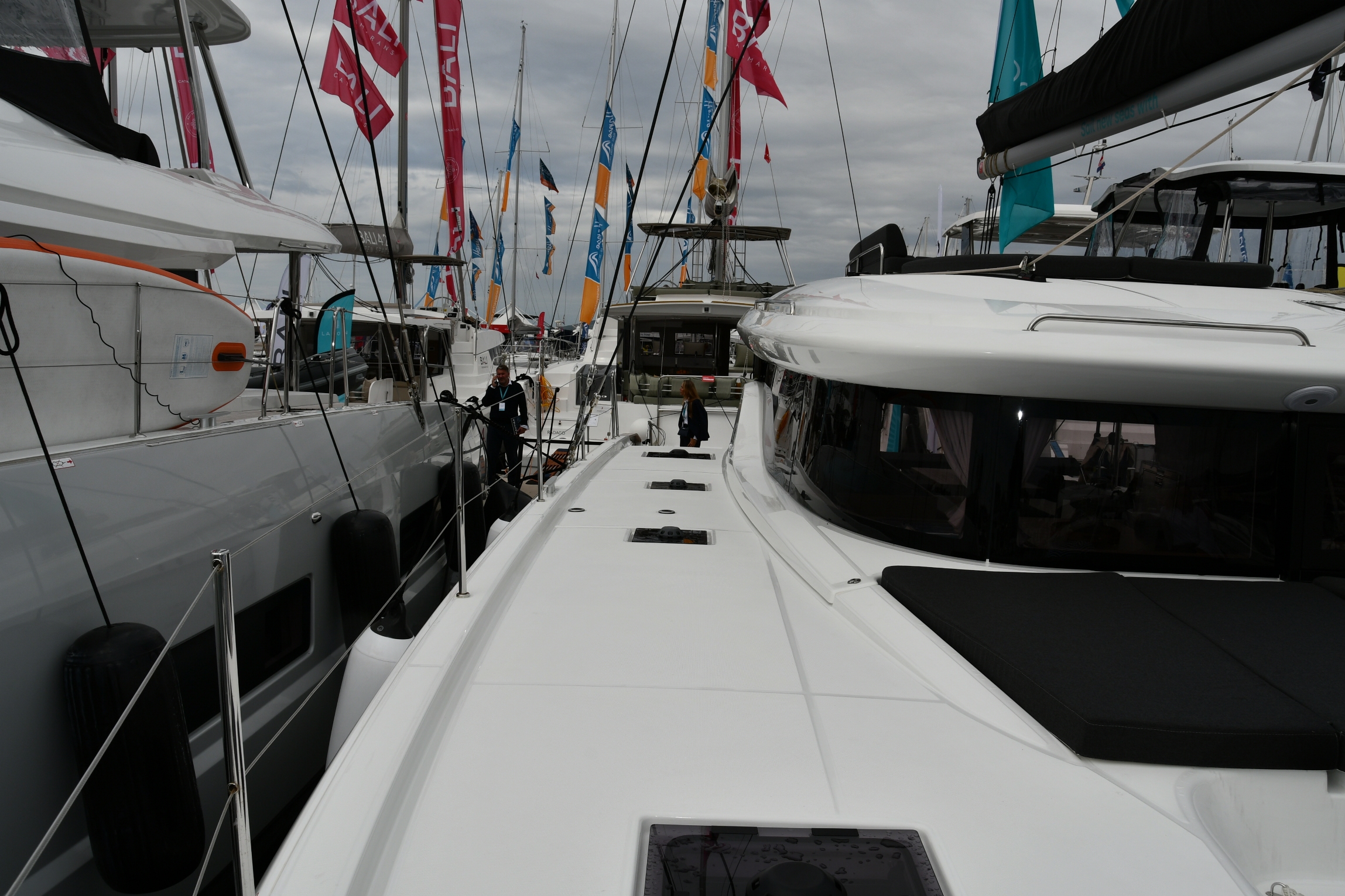 Lagoon 43 - 4 + 2 cab. — photo 2