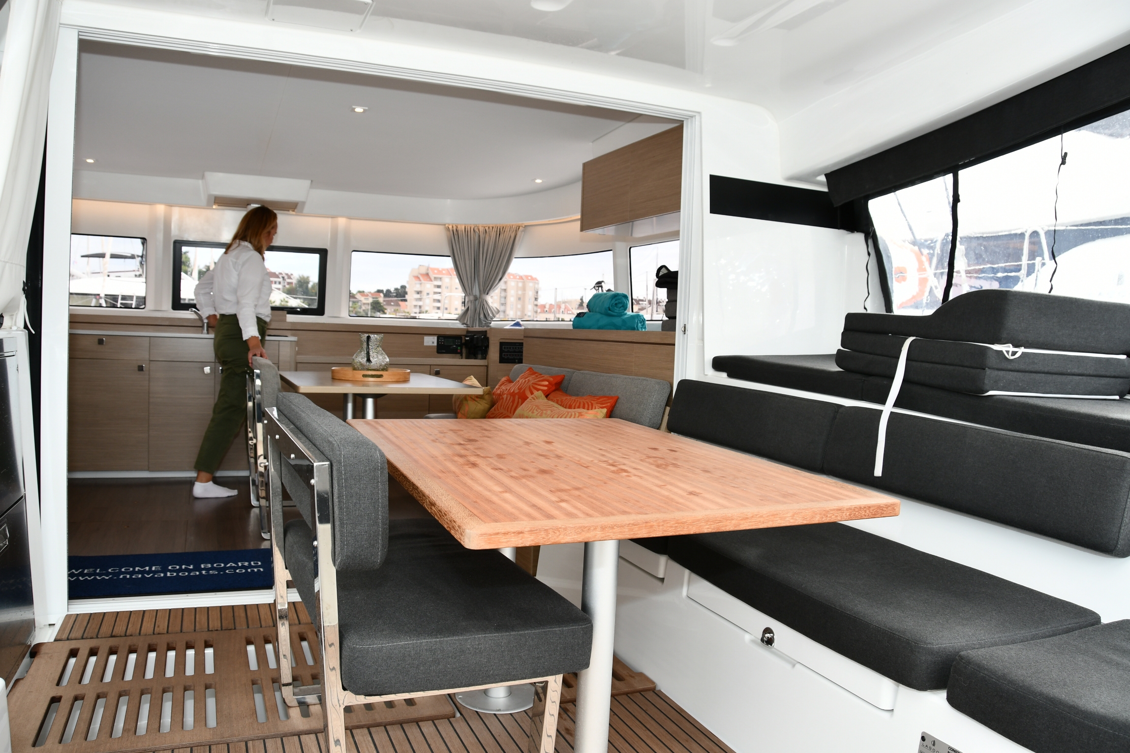 Lagoon 43 - 4 + 2 cab. — photo 12
