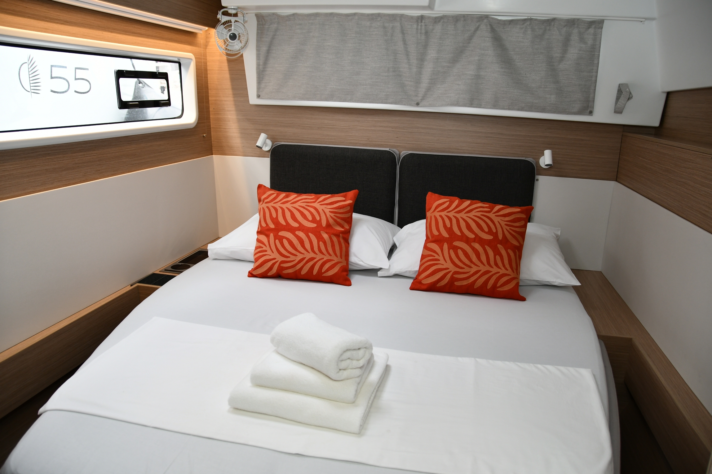 Lagoon 43 - 4 + 2 cab. — photo 13