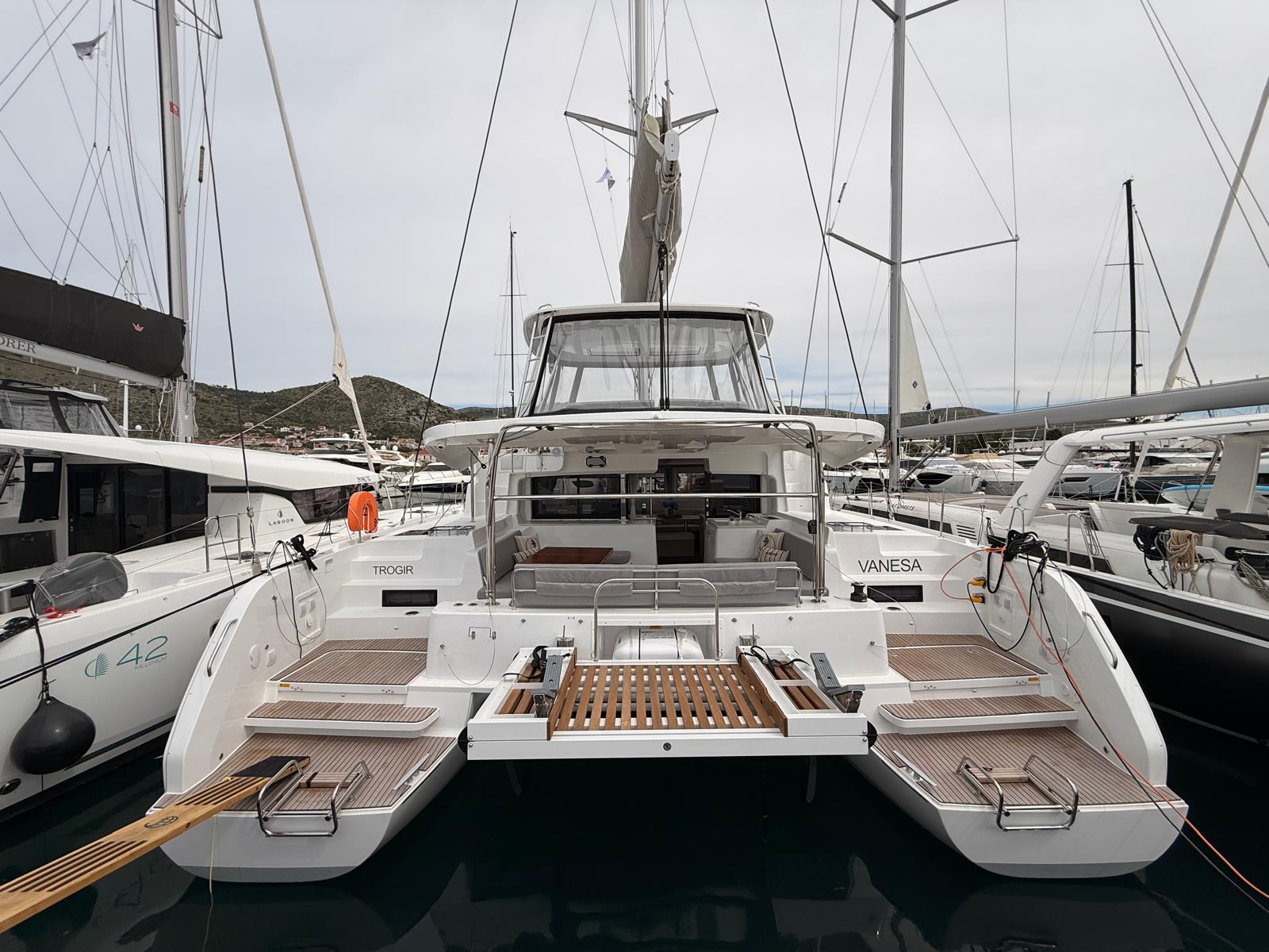 Lagoon 46 - 4 + 2 cab. — photo 4