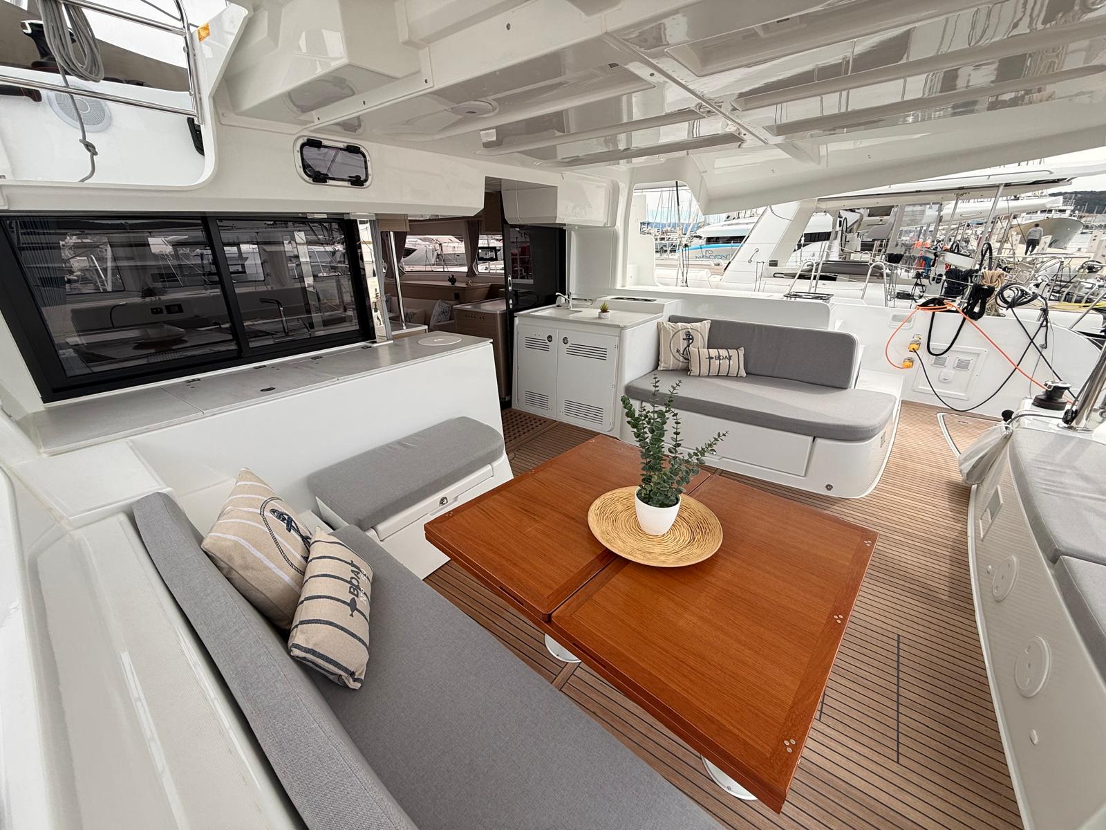 Lagoon 46 - 4 + 2 cab. — photo 10