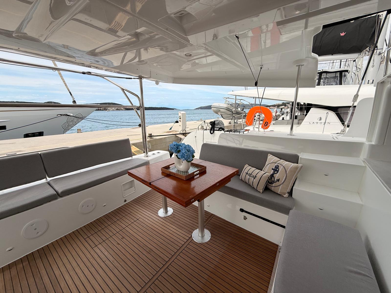 Lagoon 46 - 4 + 2 cab. — photo 12