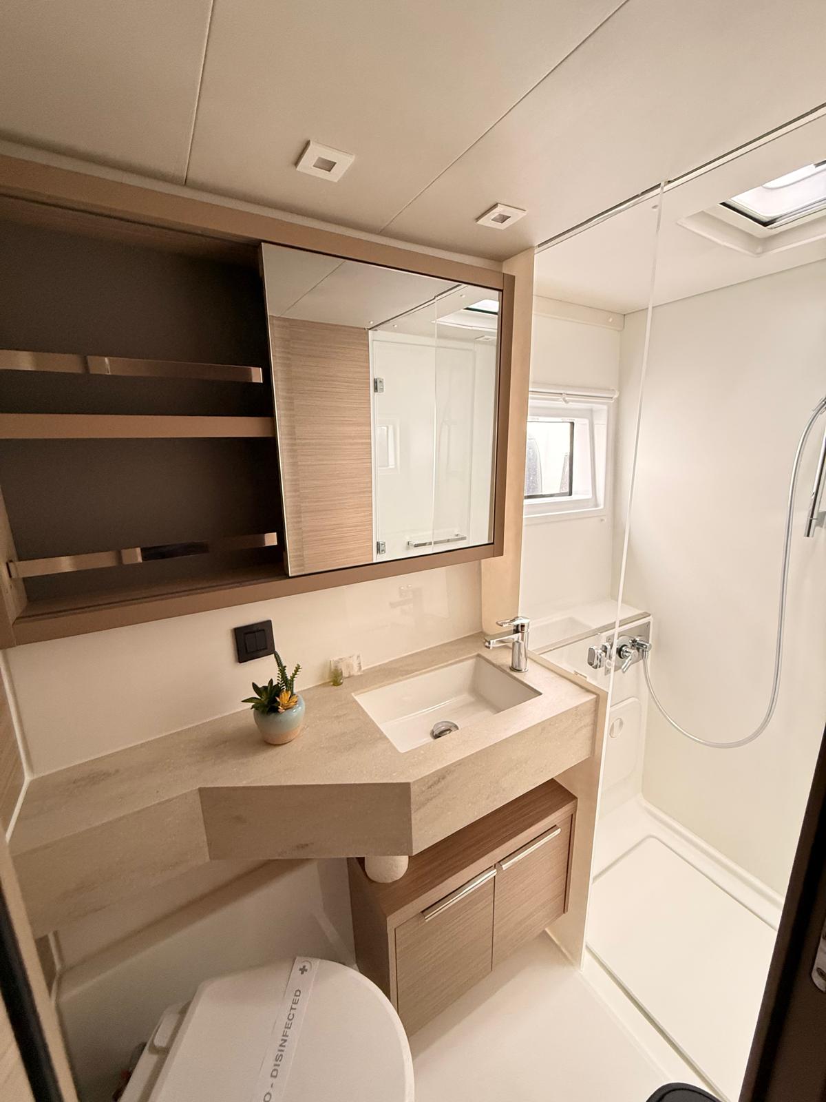 Lagoon 46 - 4 + 2 cab. — photo 20