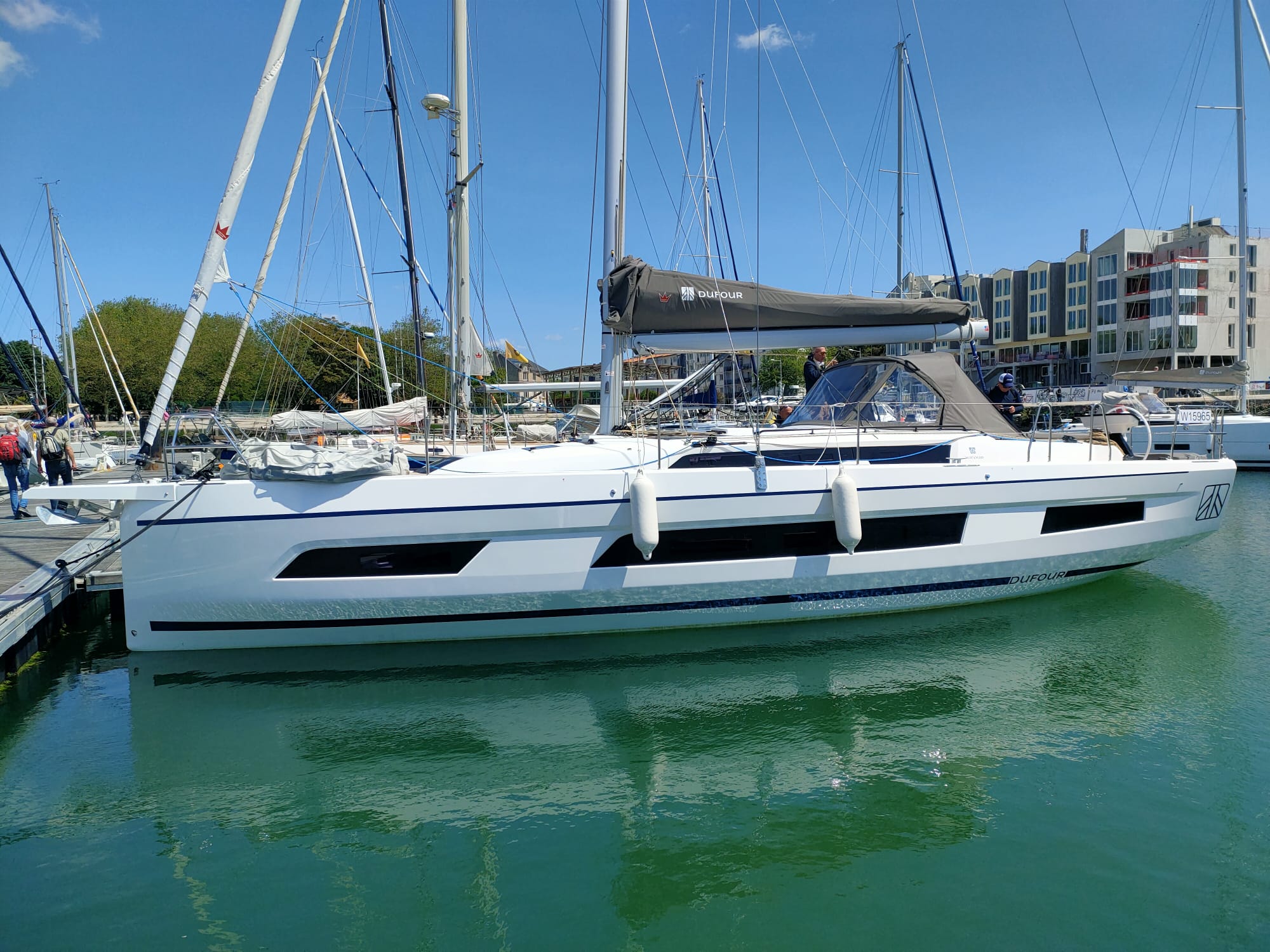 Dufour 41 - 4 cab. — photo 1