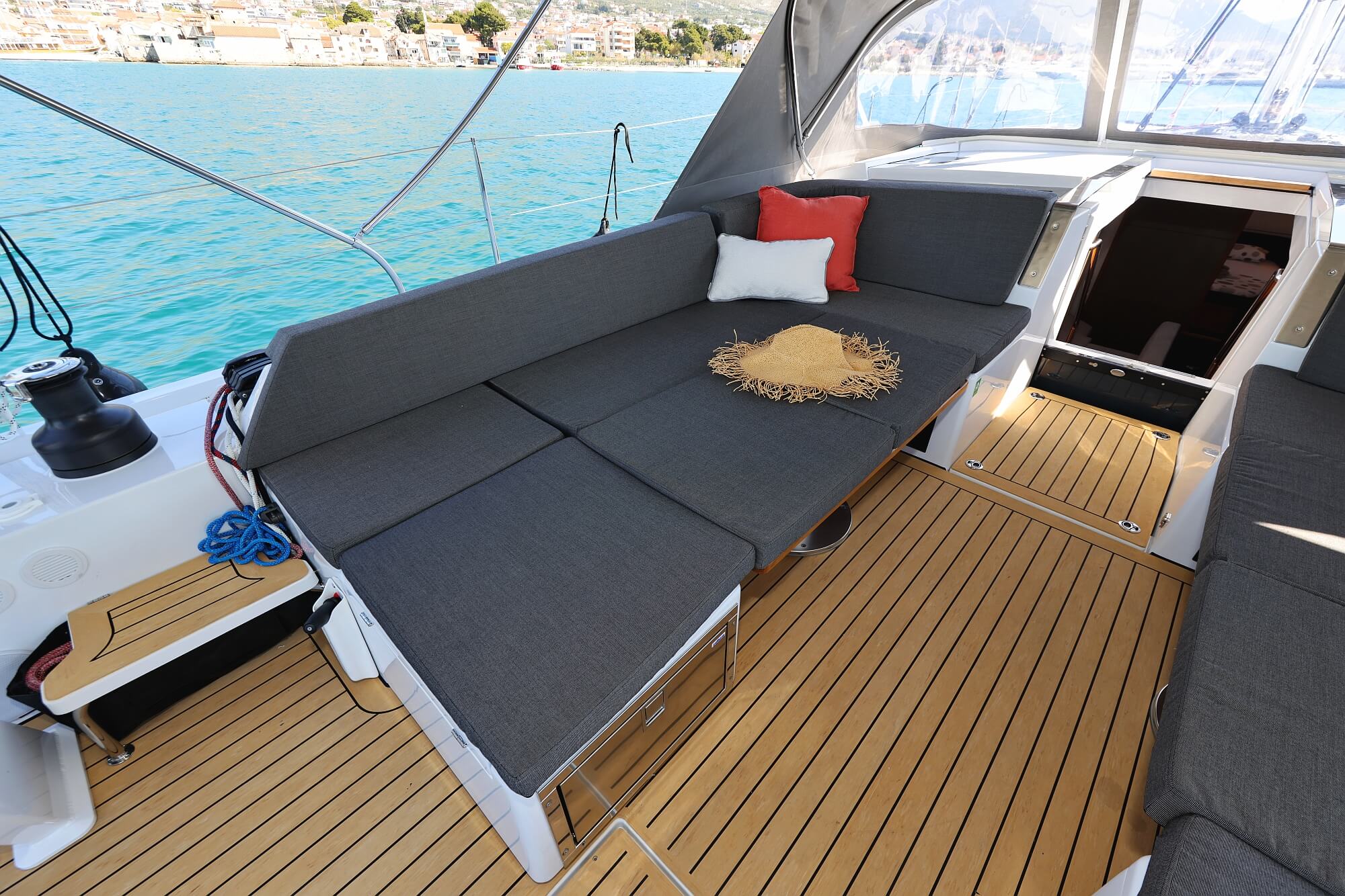 Hanse 510 - 4 + 1 cab. — photo 19